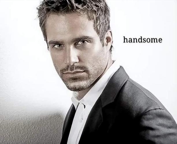 雅思口语如何描述一个 handsome person？-图2