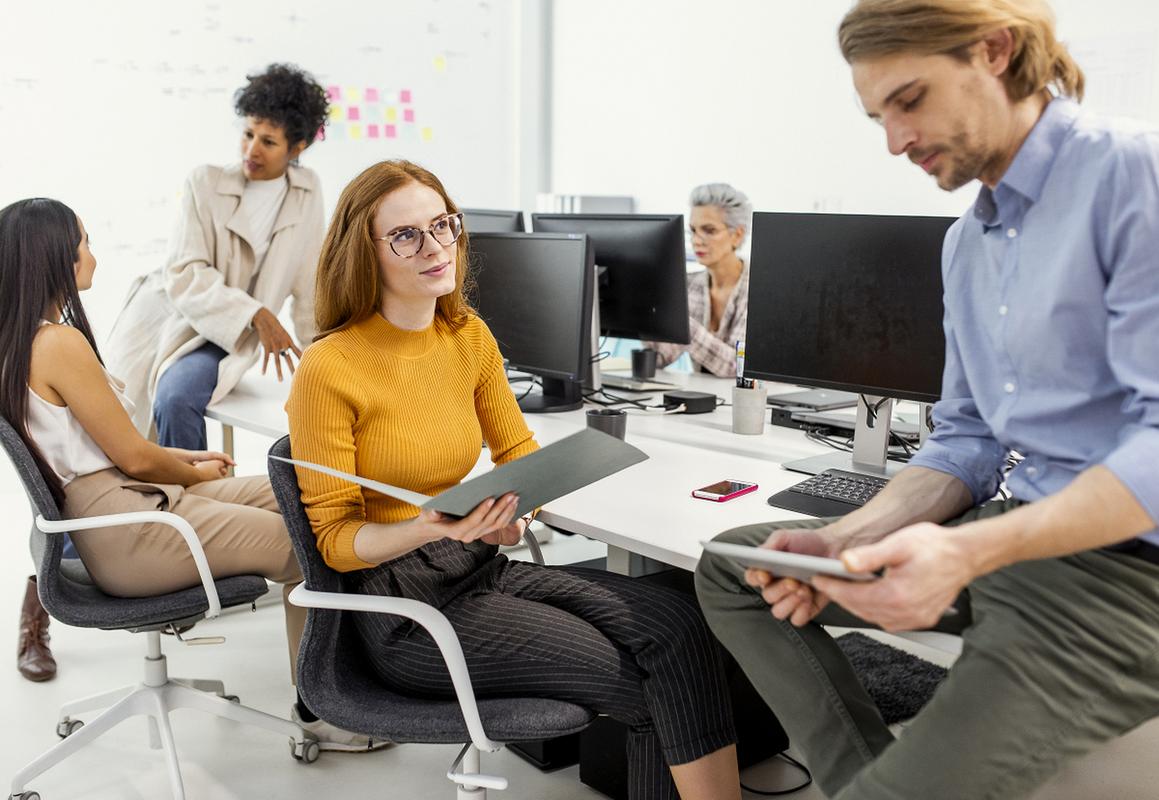 工作关系为何在另一家公司?-图1 工作关系为何在另一家公司?-图1