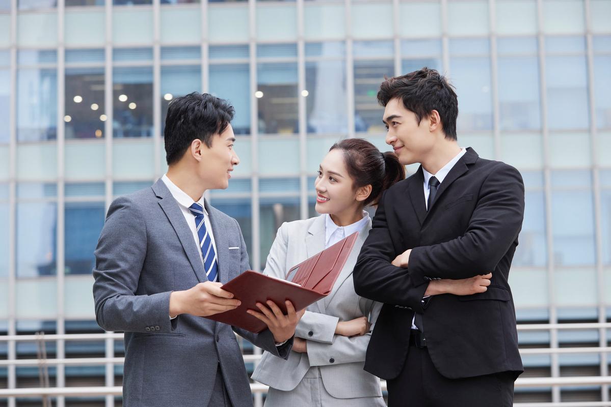 不同公司的人事在一起了-图3