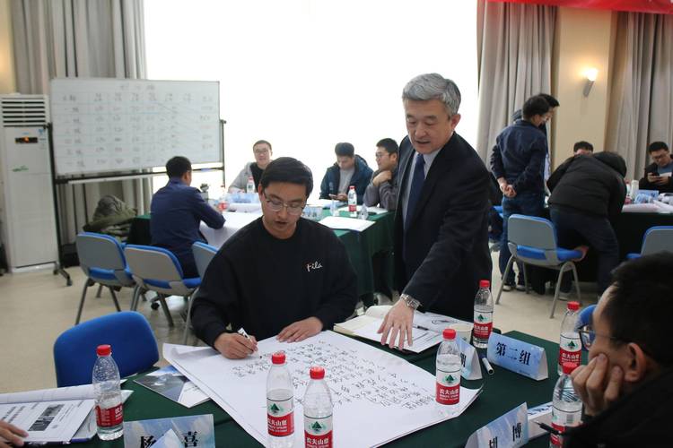 领导亦师,如何平衡工作与指导?-图1 领导亦师,如何平衡工作与指导?-图1